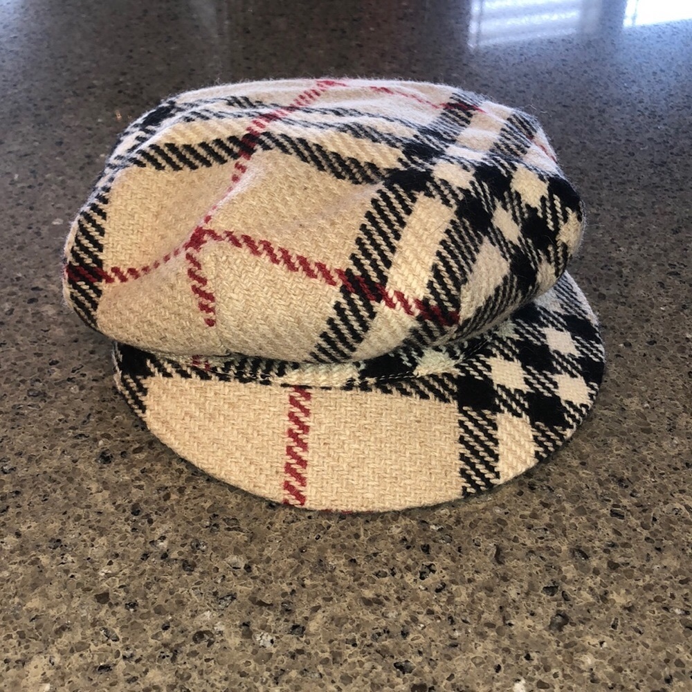 Burberry Plaid Newsboy Cap in Beige, Black and Red